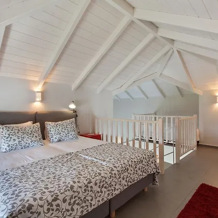 Alati * Szergúlasz-part